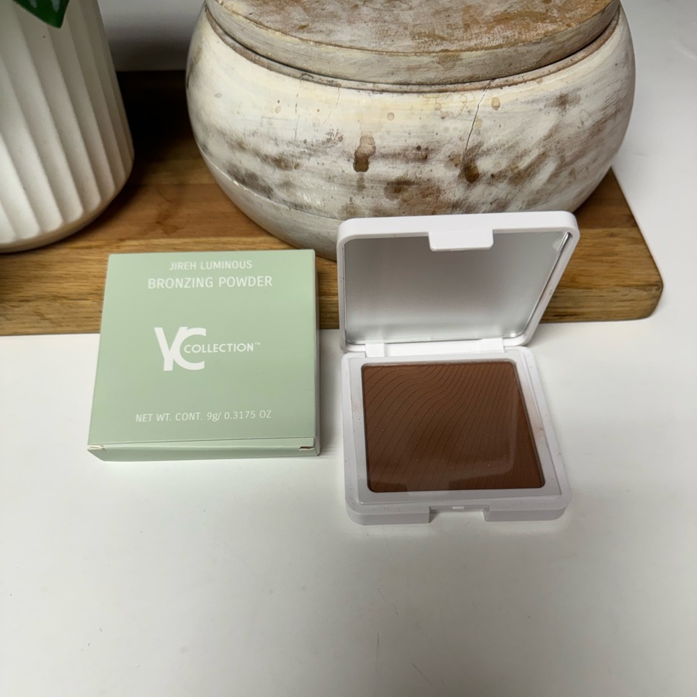 Jireh Luminous Bronzing Powder- YC Collection- In the Color Provider - Picture 3 of 5